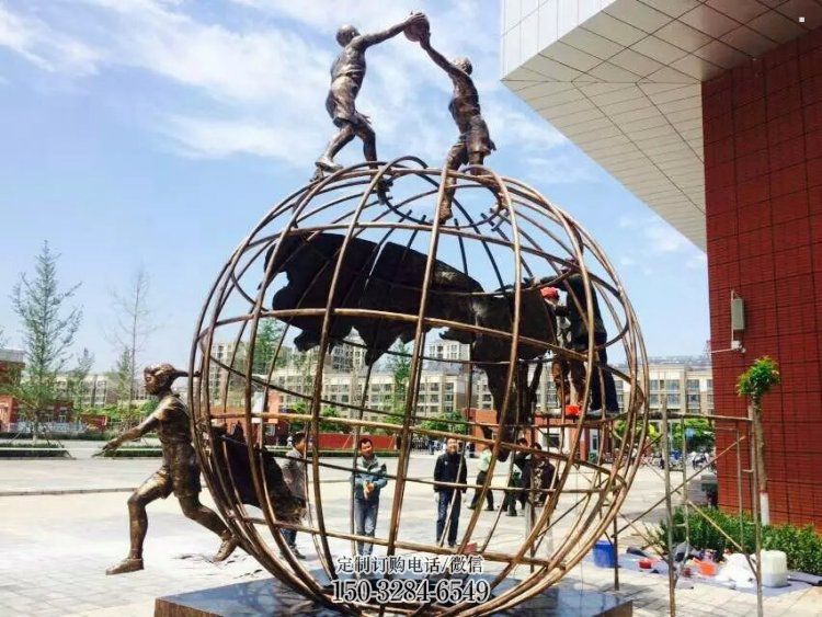 地球仪雕塑供应,地标摆件,地球仪人物雕塑制造厂家 地球仪雕塑供应,地标摆件,地球仪人物雕塑制造厂家